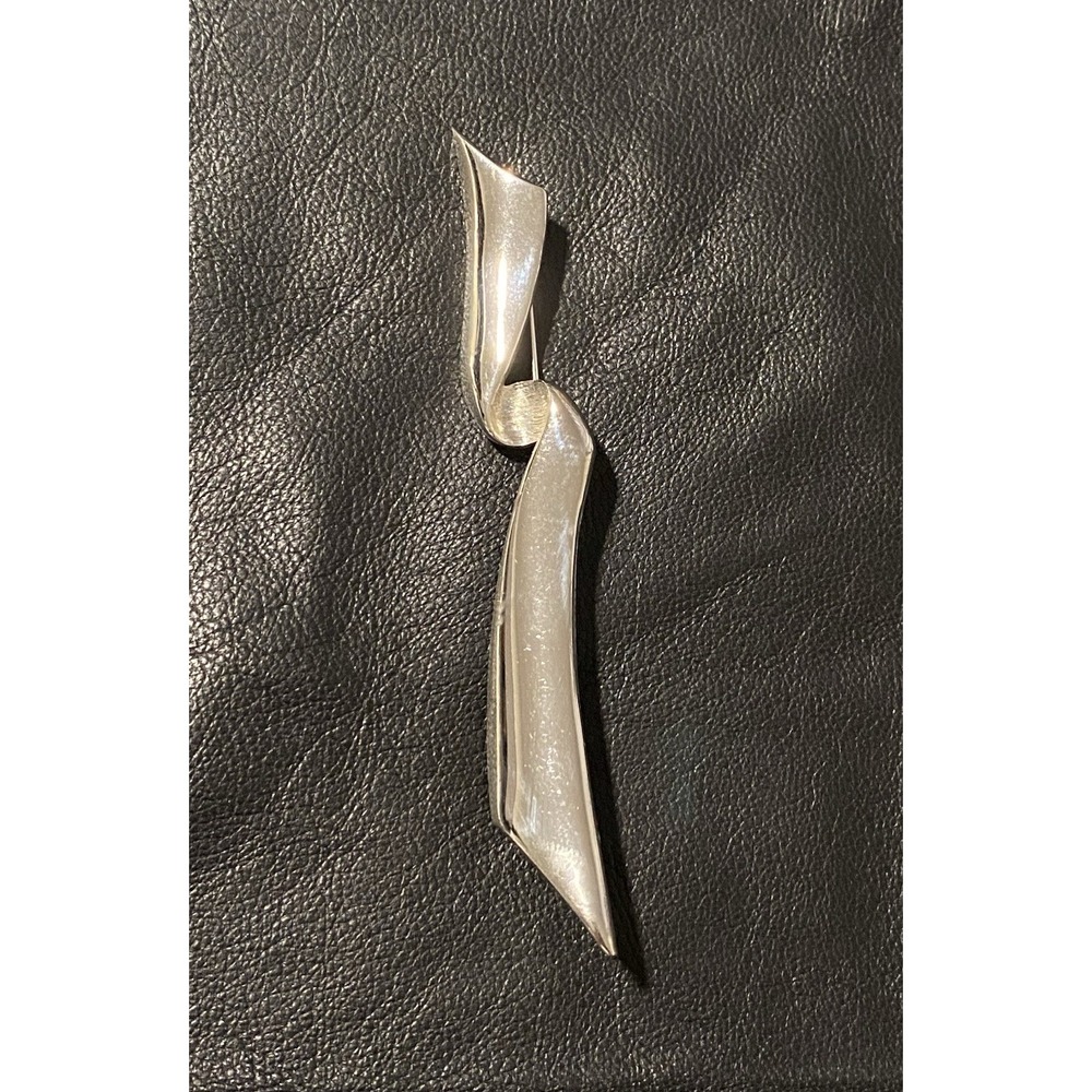 Rare 1988 Signed JJ Silver Tone Twist Ribbon Large 4.5"L Brooch Stunning Modern